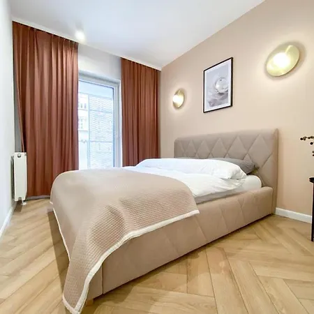 Family Zwierzyniecka * بوزنان