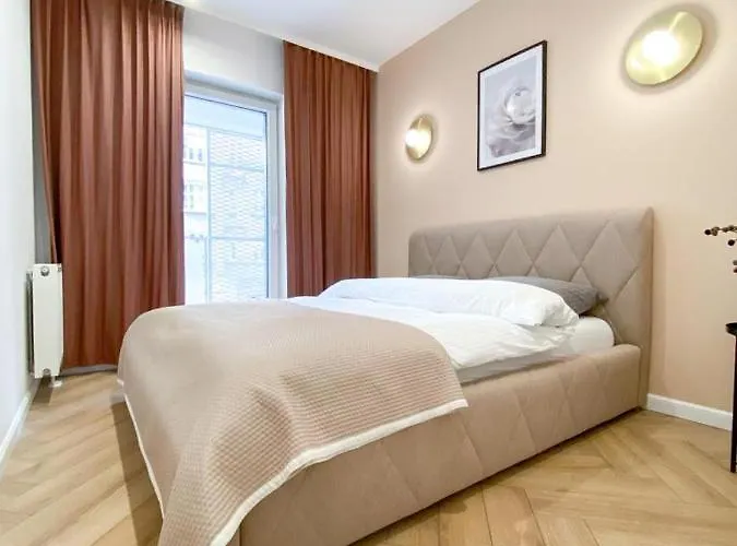 Family Zwierzyniecka * بوزنان