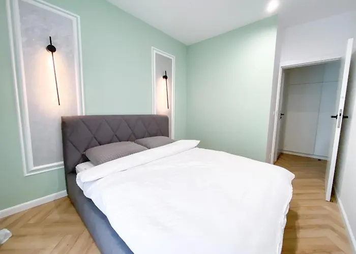 Family Zwierzyniecka شقة